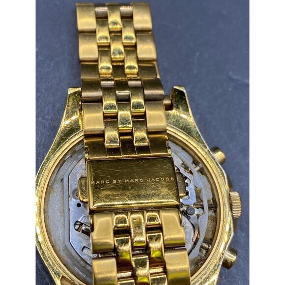 MARC by MARC JACOBS Fergus Chronograph Silver Dial Gold-tone Watch For Repair main image 9